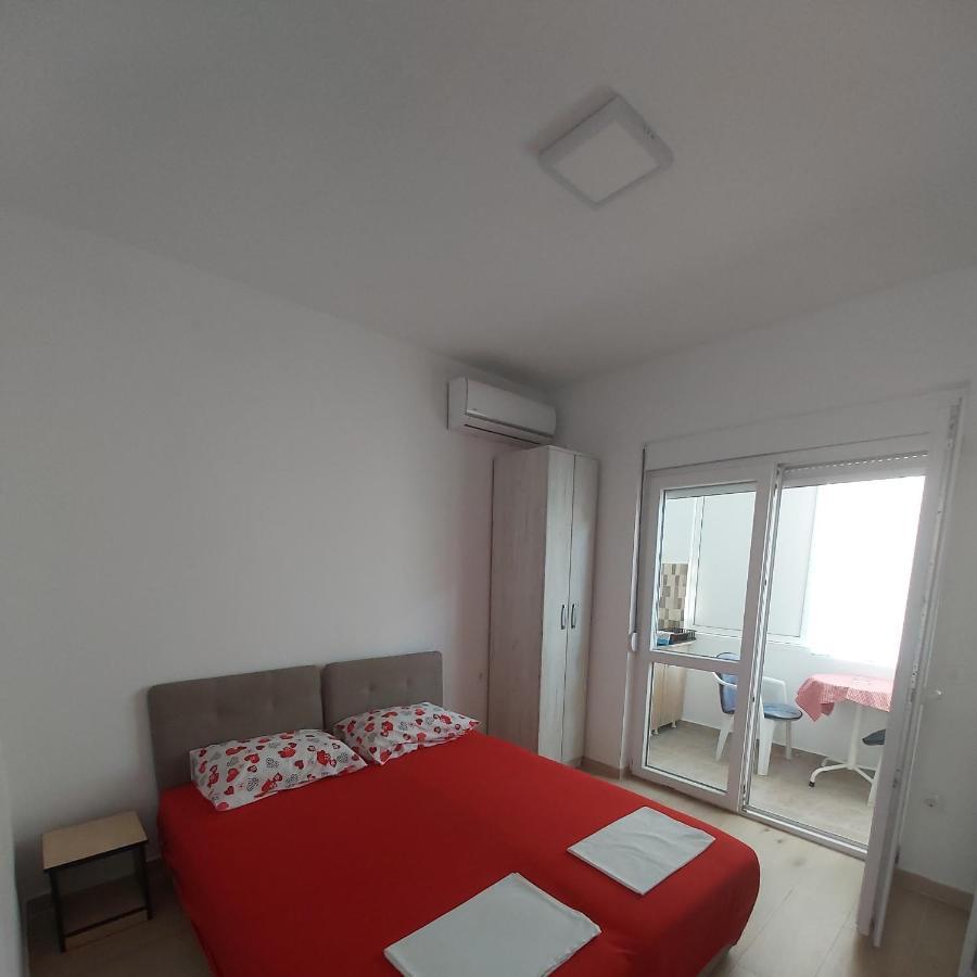 Apartmani Miljevci Sutomore Ruang foto