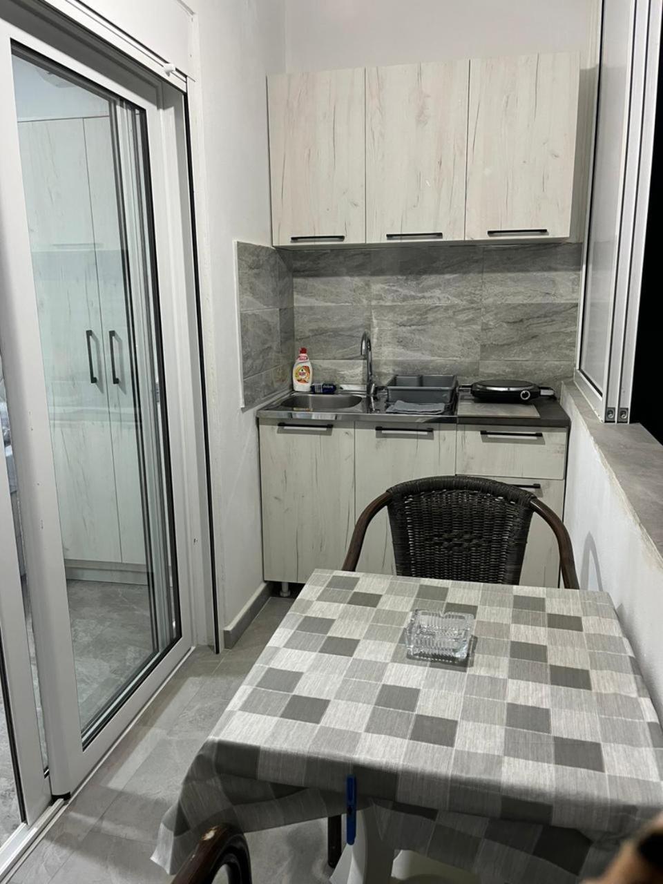 Apartmani Miljevci Sutomore Ruang foto